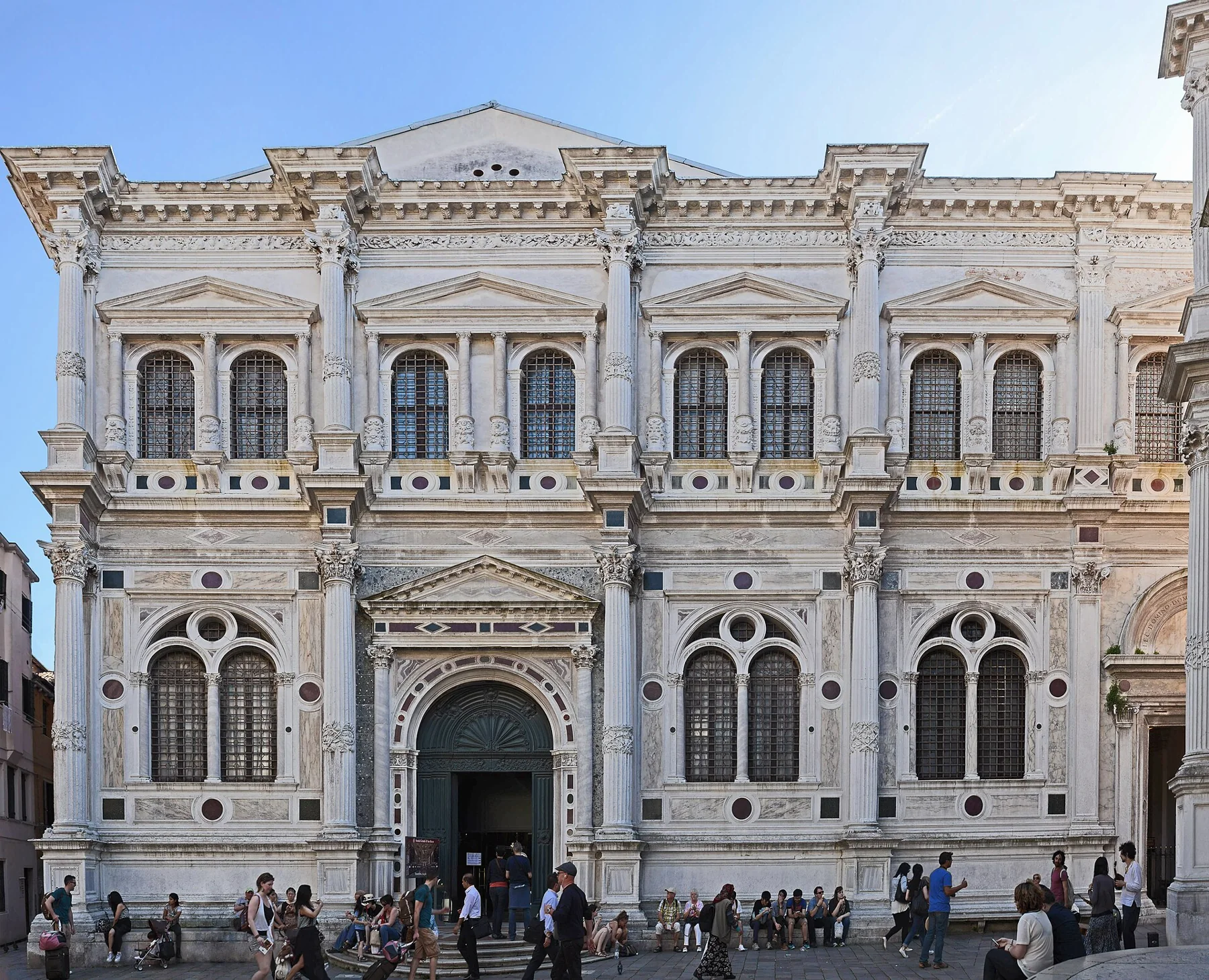 Fasada Scuola Grande di San Rocco na Campo San Rocco w Wenecji.