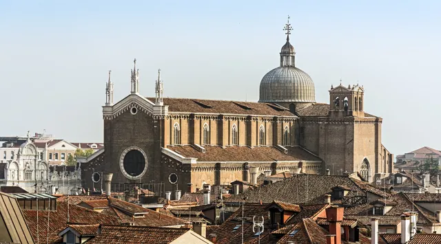 Exterior_of_Santi_Giovanni_e_Paolo_(Venice).jpg